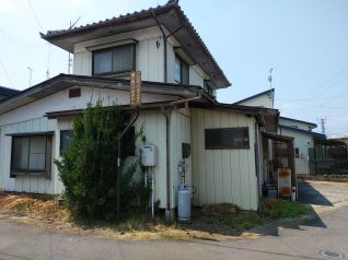 ¥880万円(現状渡し)北東角地、76.53坪、(更地渡し1,070万円¥14万円/坪)