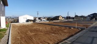 ハッピータウン福原分譲地、区画「へ」¥942万円(17万円/坪)東側道路