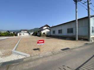 建築条件なし 六川分譲地「は」の区画! 駅、小・中学校にアクセス良好な宅地!
1200万円(約16.1万円/坪)
約246㎡(約74.5坪)当社で建築される方には、1100万円(約14.7万円/坪)で販売致します。