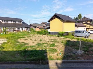宅地、建築条件なし!宅地延長道路なし!
希少な上町地区、約236~238㎡(約71~72坪)
¥1,280万円(約18万円/坪,両区画共)