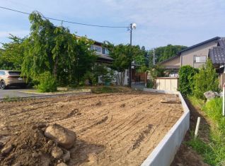 宅地、建築条件なし!宅地延長道路なし!
希少な上町地区、約236~238㎡(約71~72坪)
¥1,280万円(約18万円/坪,両区画共)