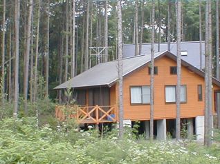 飯綱町大字川上/中古住宅
2000年新築/平家(2LDK+S)で暮らす!
小布施「夢の家」設計施工